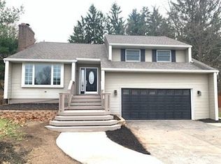 8387 Pineview Lake Dr, Linden, MI 48451