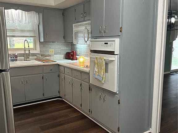 3rd image of 1104 Fairlawn Dr