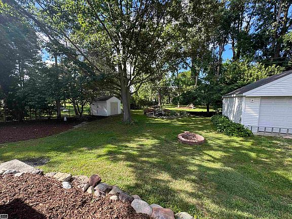3rd image of 4505 23 Mile Rd