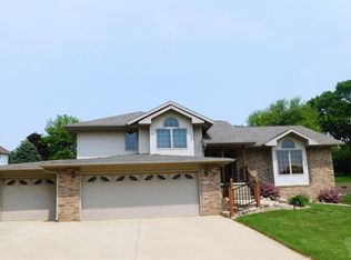 510 Sunset Dr, Denison, IA 51442