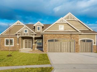 919 82nd Ct, West Des Moines, IA 50266