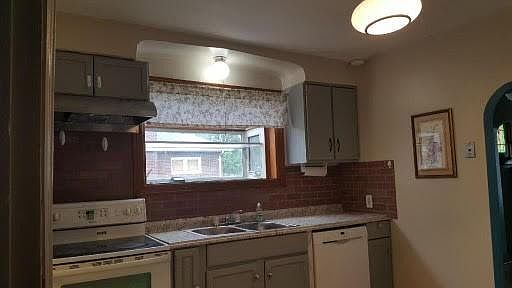 1st image of 130 Monica Dr