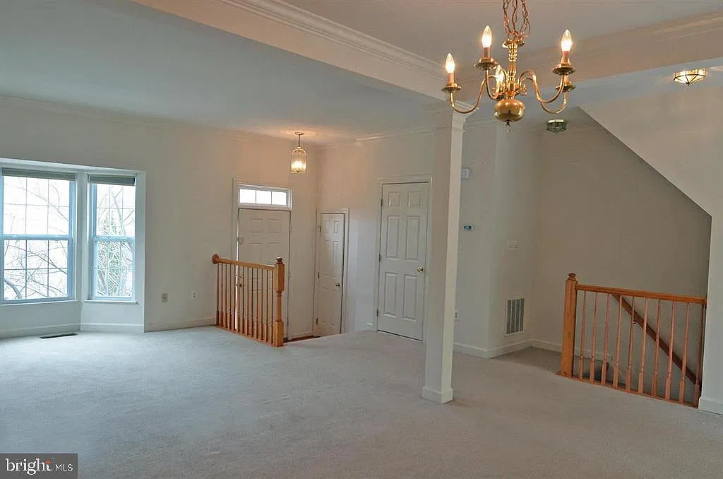 3 bed, 4.0 bath, 1703 sqft, $2,900 — Photo 4