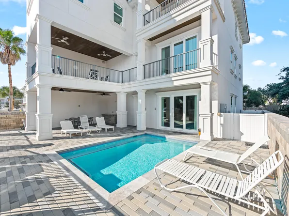 84 Sarasota St, Miramar Beach, FL 32550