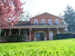 1917 Windmill Ln, Alexandria, VA 22307