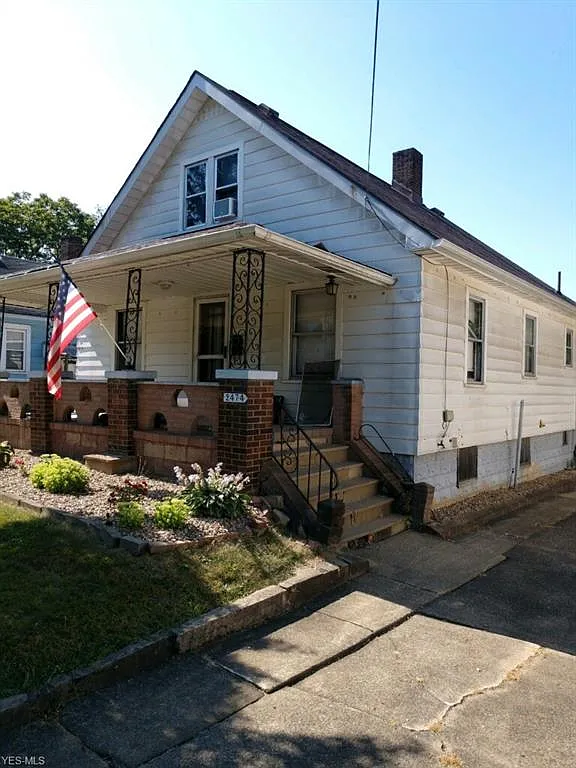 2474 Oregon Ave photo 1