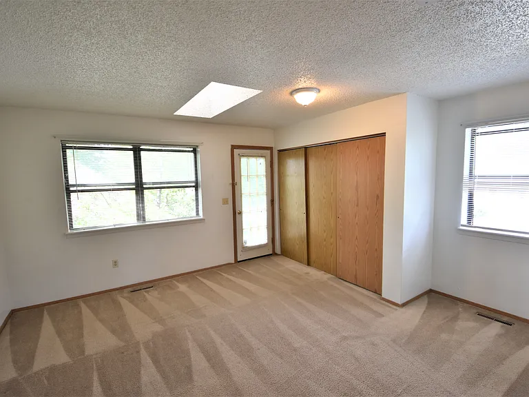 2927 Broadway St #4 — Photo 12