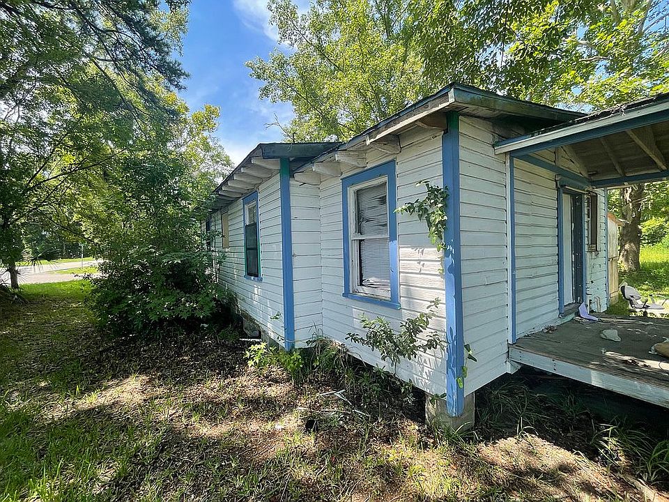 1st image of 2703 Parkrus Ln
