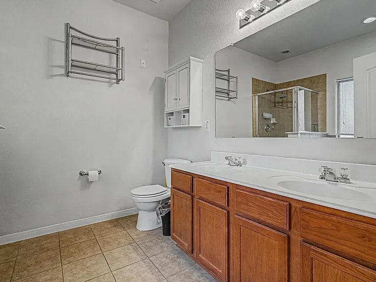 630 W Newport Bnd — Photo 21