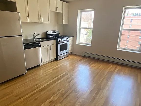 2nd image of 199 E 76th St #3A