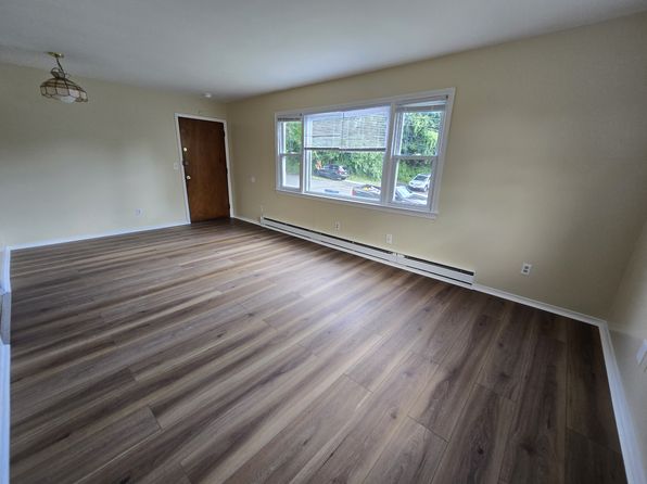 220 Glen Haven Rd #D2