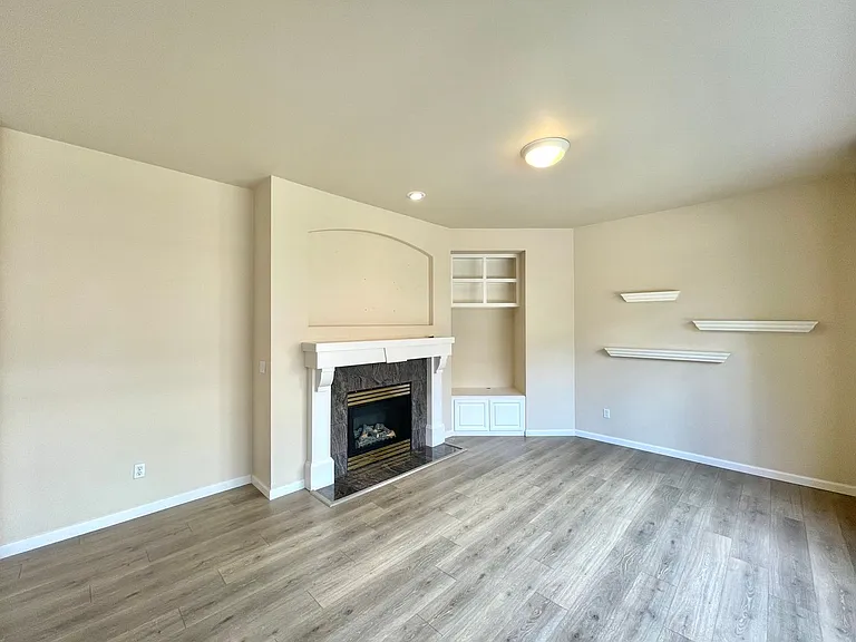 1921 NE 34th Pl — Photo 11