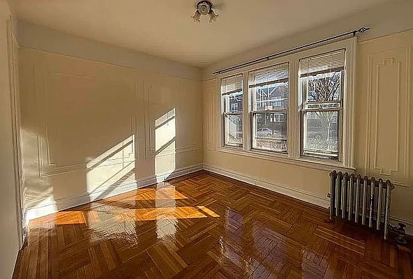 1st image of 4005 50th Ave #1