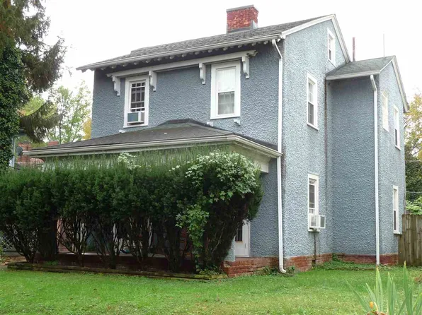 4 Mortimer Pl, Huntington, WV 25701