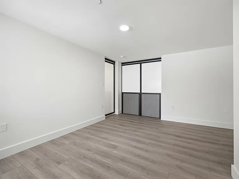300 Linden St #3 — Photo 14