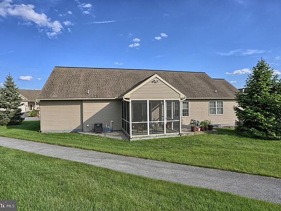 4th image of 815 Walnut Crest Dr #L-0106