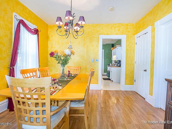 4th image of 346 Ames St NE