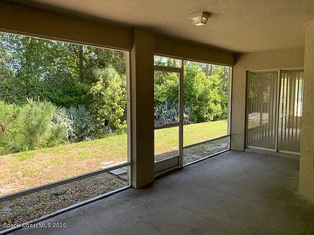 329 Chennault Ln — Photo 10