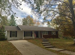 67 Northridge Dr, Saint Joseph, MO 64506