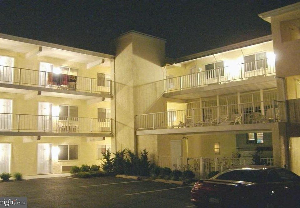 1st image of 1120 Wesley Ave Unit 100