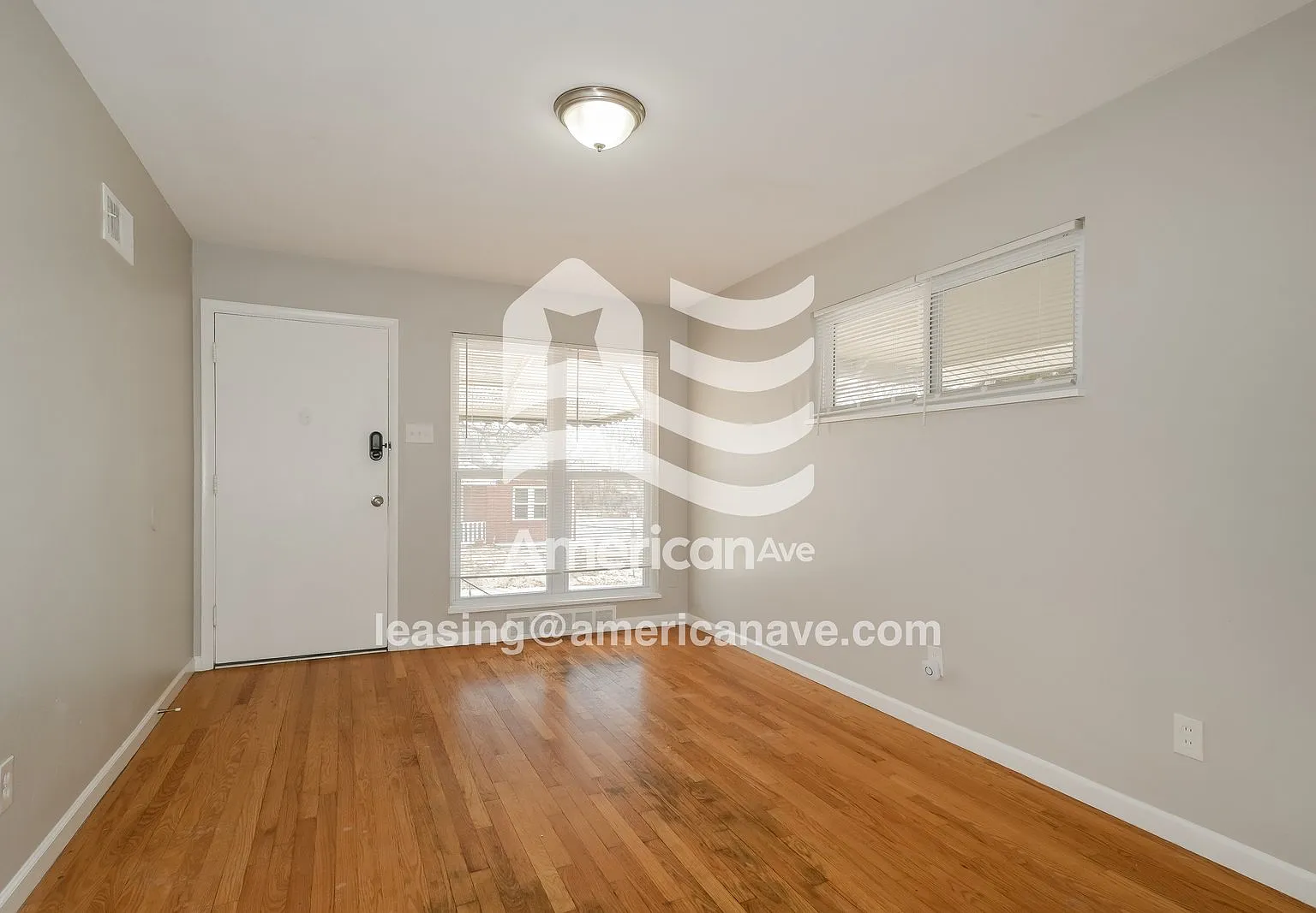 3 bed, 1.0 bath, 1321 sqft, $1,197 — Photo 3