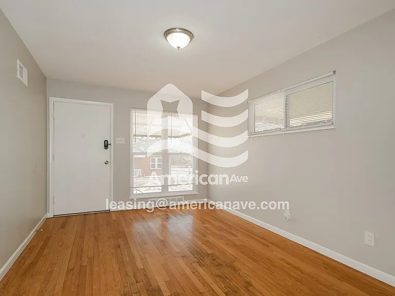 113279_003_wm_-_living_room_13567814.jpg