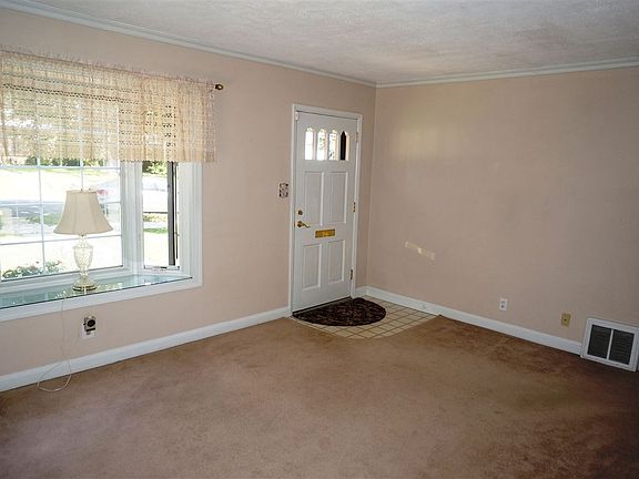 5th image of 2230 E Gate Pkwy