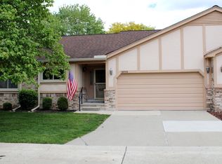 42370 Willow Tree Ln E, Clinton Township, MI 48038