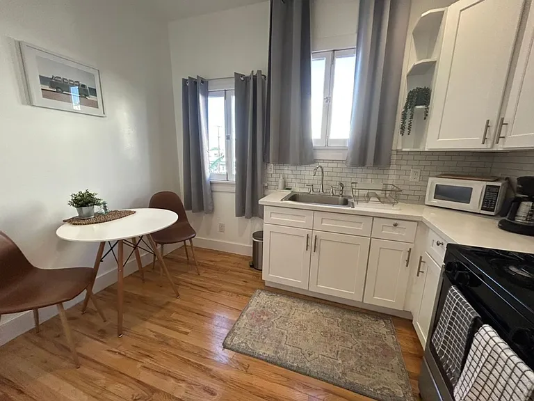 1672 S Harvard Blvd — Photo 27