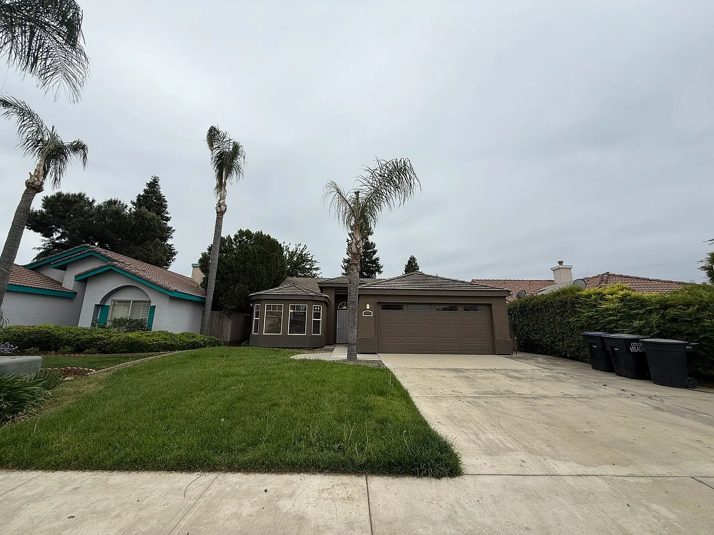 Charming 3 bedroom, 2 bathroom single family home located in the desirable neighborhood of Visali... — Photo 4