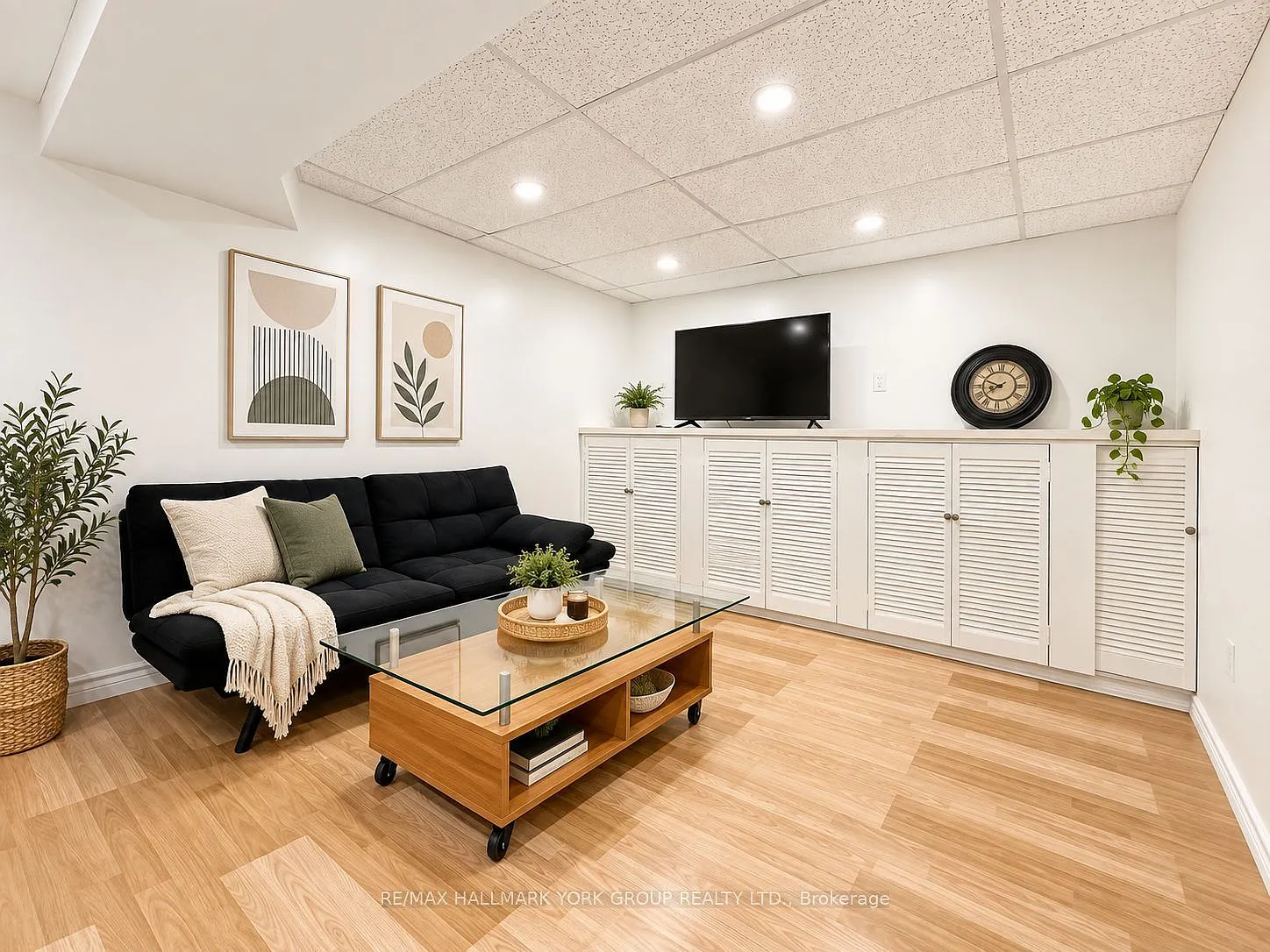 22 Thorne Ln — Photo 2