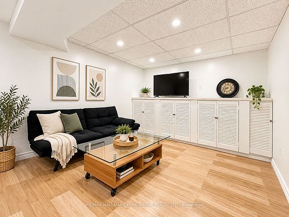 2nd image of 22 Thorne Ln #Basement