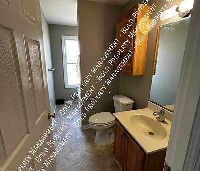 143 N Lancaster St — Photo 5