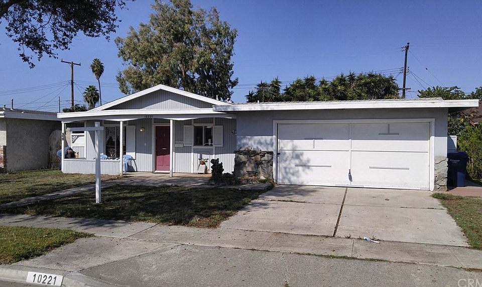 2nd image of 10221 Maikai Dr
