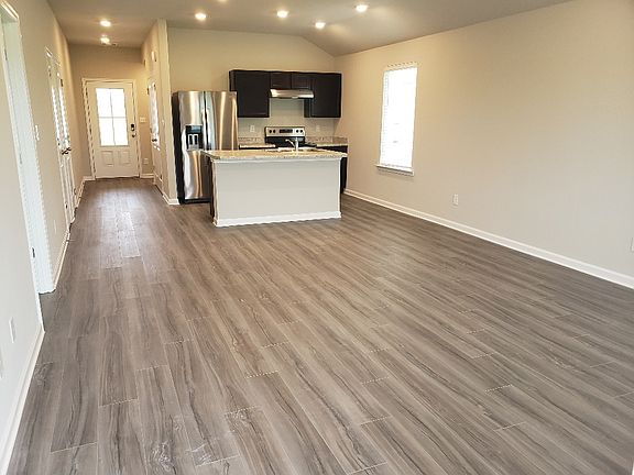 3rd image of 5679 Magnolia De Christophe Dr