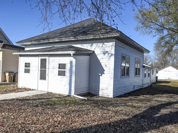 405 Kane St, Manchester, IA 52057