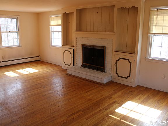 5th image of 12 Sportsman's Hill Road
