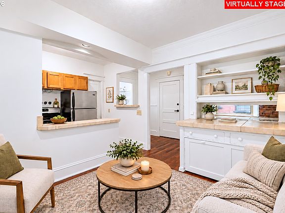 4th image of 2109 NW Irving St Unit 410