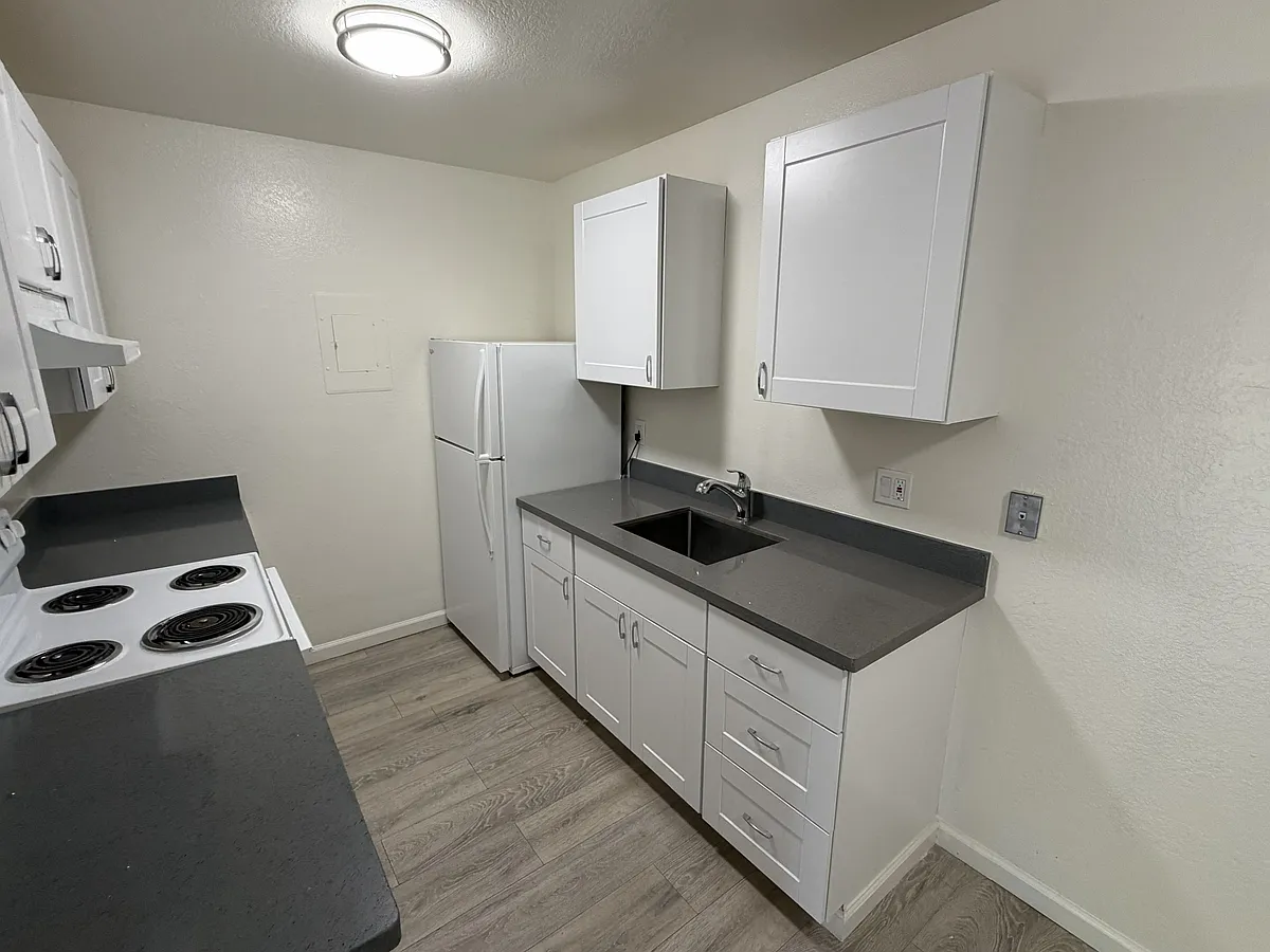 Building Photo - Sierra Vista Apartments