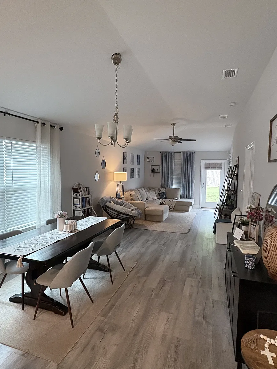 Open layout Living & Dining - 7019 Sonny Dr