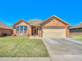 3209 Marilyn Dr, Moore, OK 73160