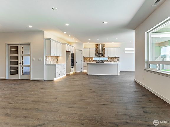 4th image of 200 E Chinook Road