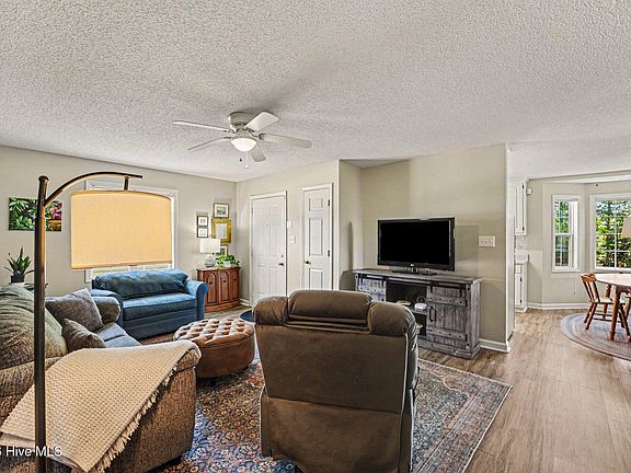 5th image of 287 N Hickory Street