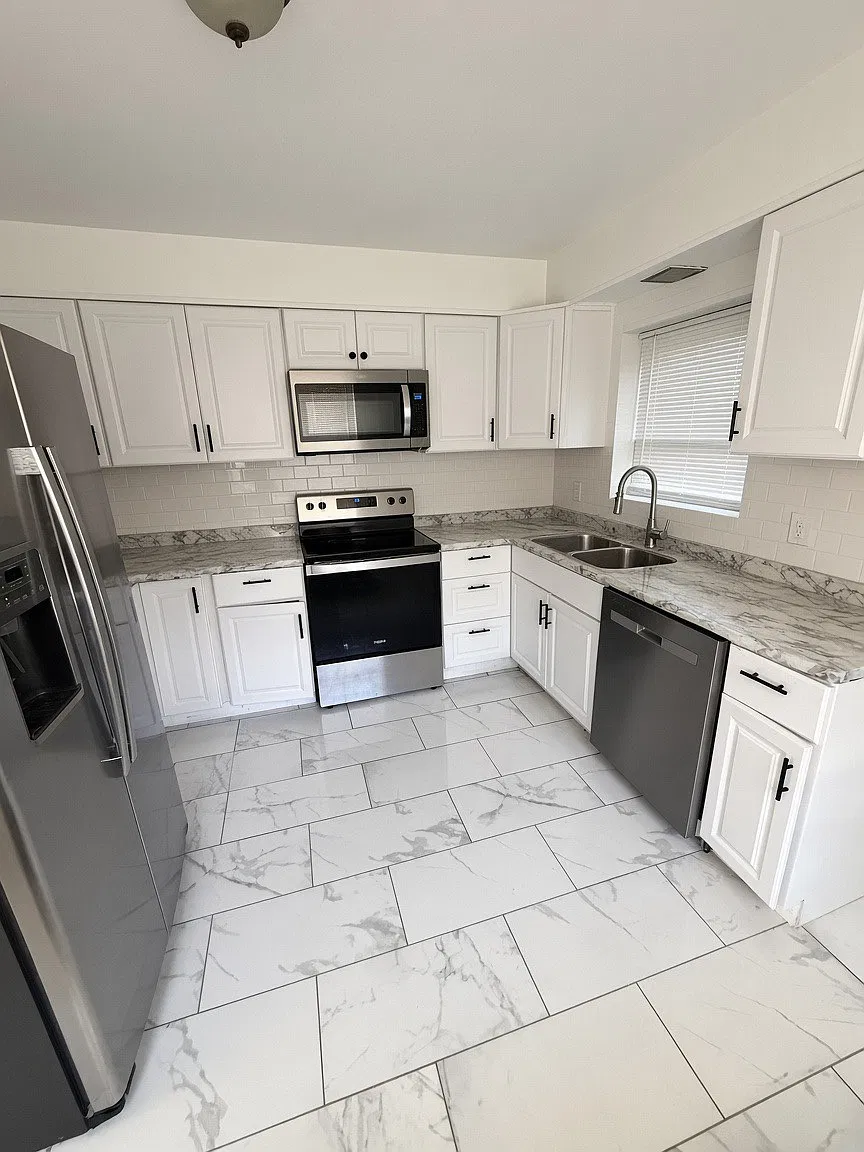 2 bed, 900 sqft, $1,950 — Photo 4