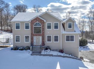 4 Trotter Ln, Rock tavern, NY