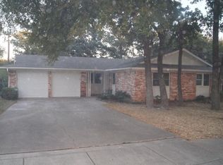 41 Stonegate Dr, Bedford, TX 76022