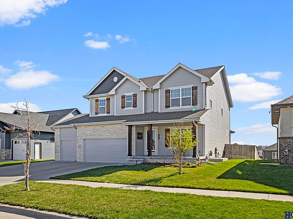 2nd image of 9520 Fairbury Ln