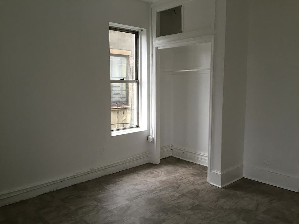 1st image of 438 Chauncey St APT 4R