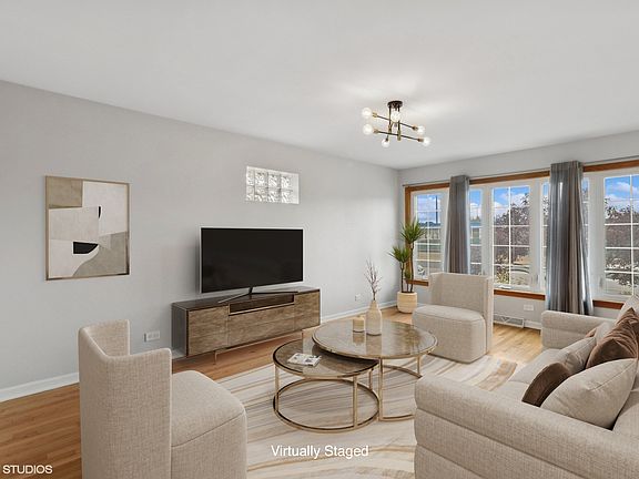 3rd image of 7222 W Bryn Mawr Ave
