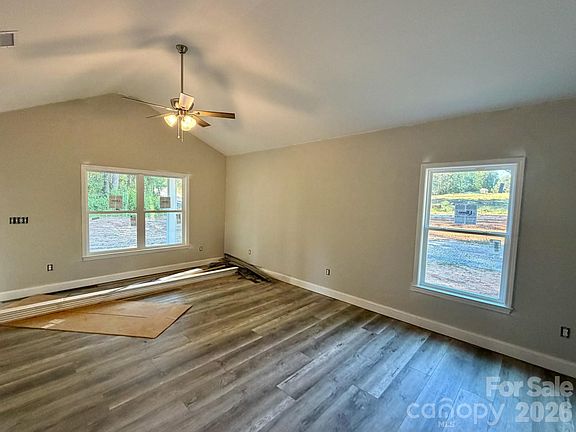 3rd image of 293 Jumping Branch Rd